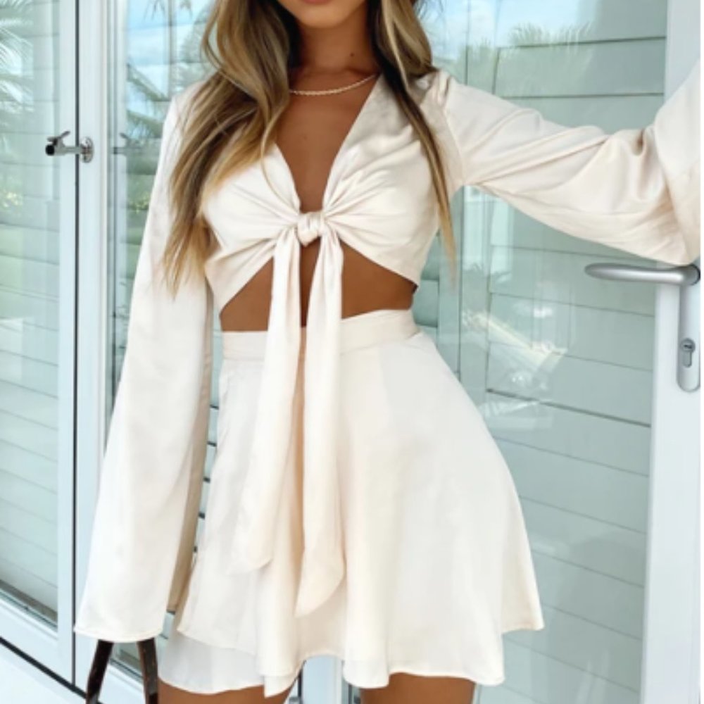Such A Delight Long Sleeve Crop Champagne